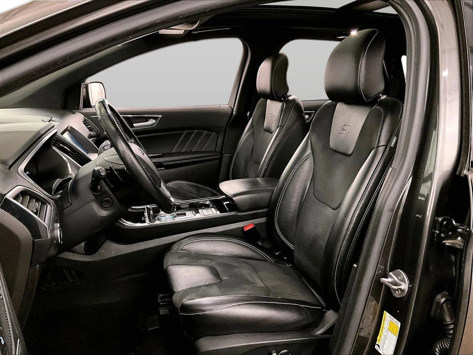 Used 2019 Ford Edge ST w/ Equipment Group 401A AWD/4WD image 24