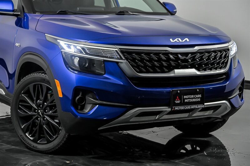 Used 2022 Kia Seltos Nightfall Edition AWD/4WD image 2