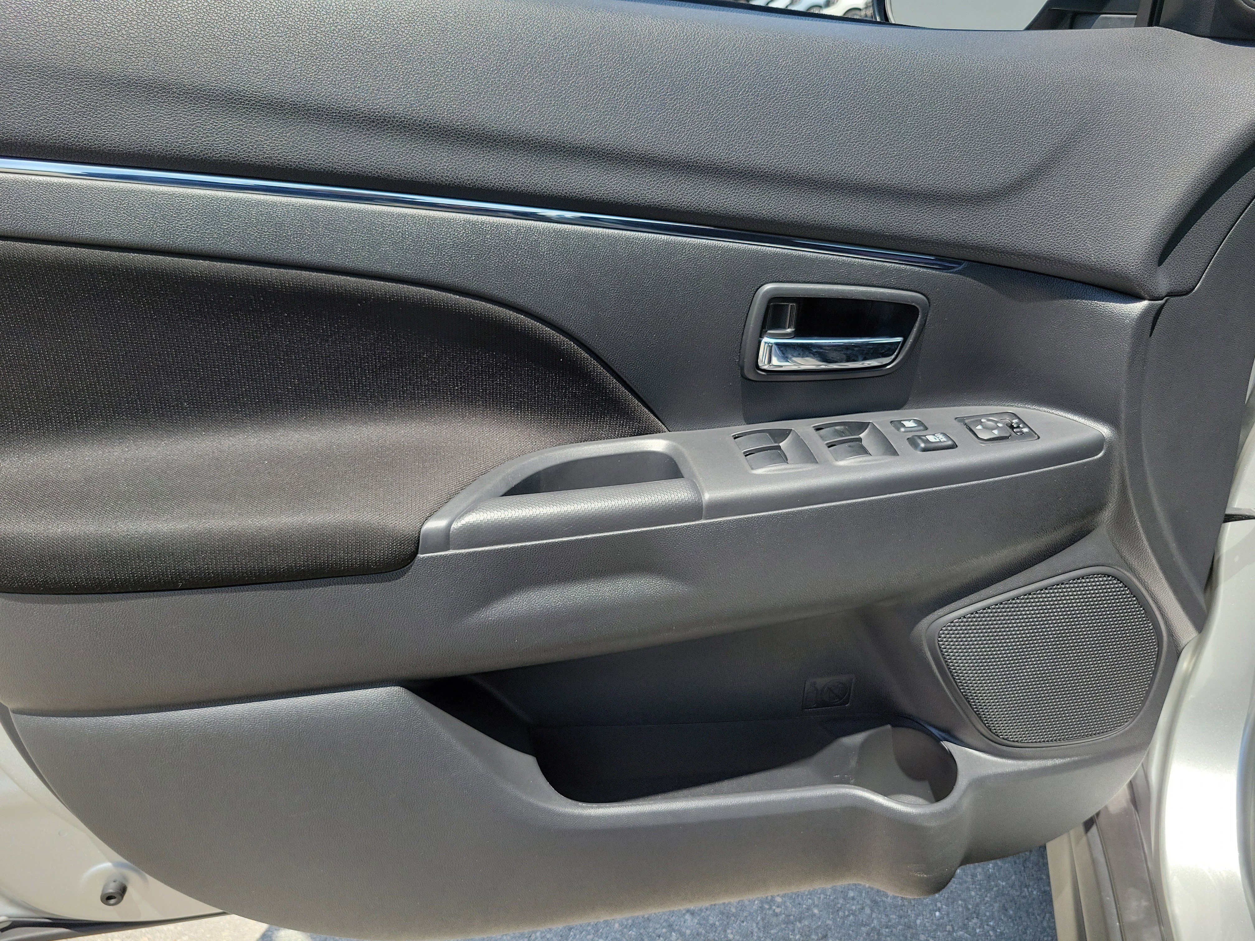 Used 2021 Mitsubishi Outlander Sport ES FWD image 21