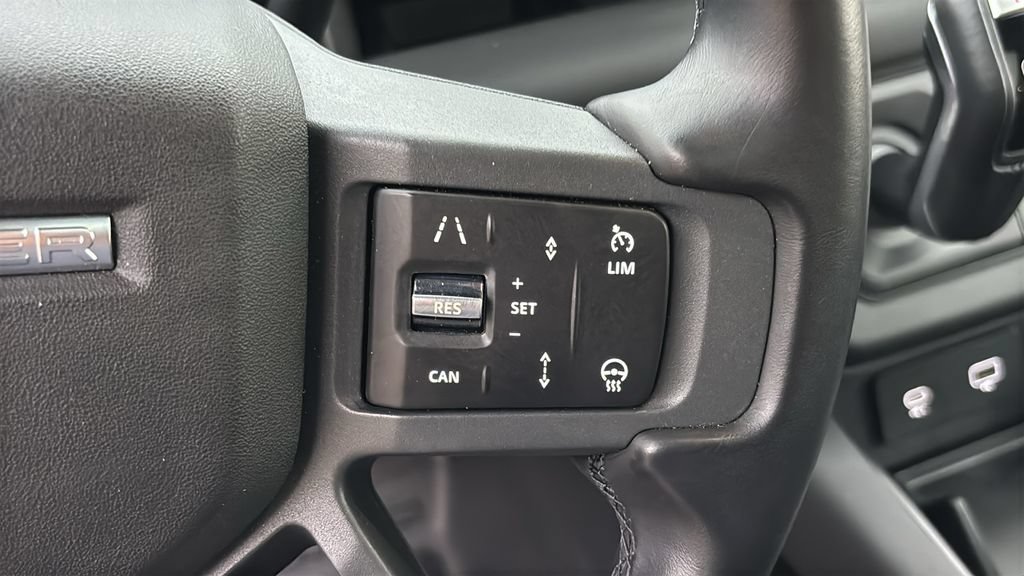 Used 2024 Land Rover Defender 110 X-Dynamic SE AWD/4WD image 17