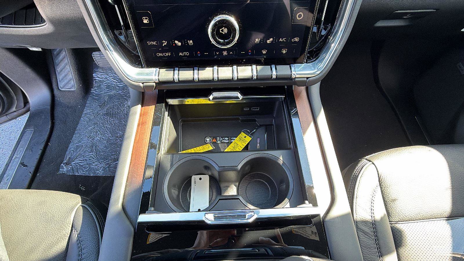 New 2025 GMC Yukon XL Denali w/ Sun & Power Step Package image 18
