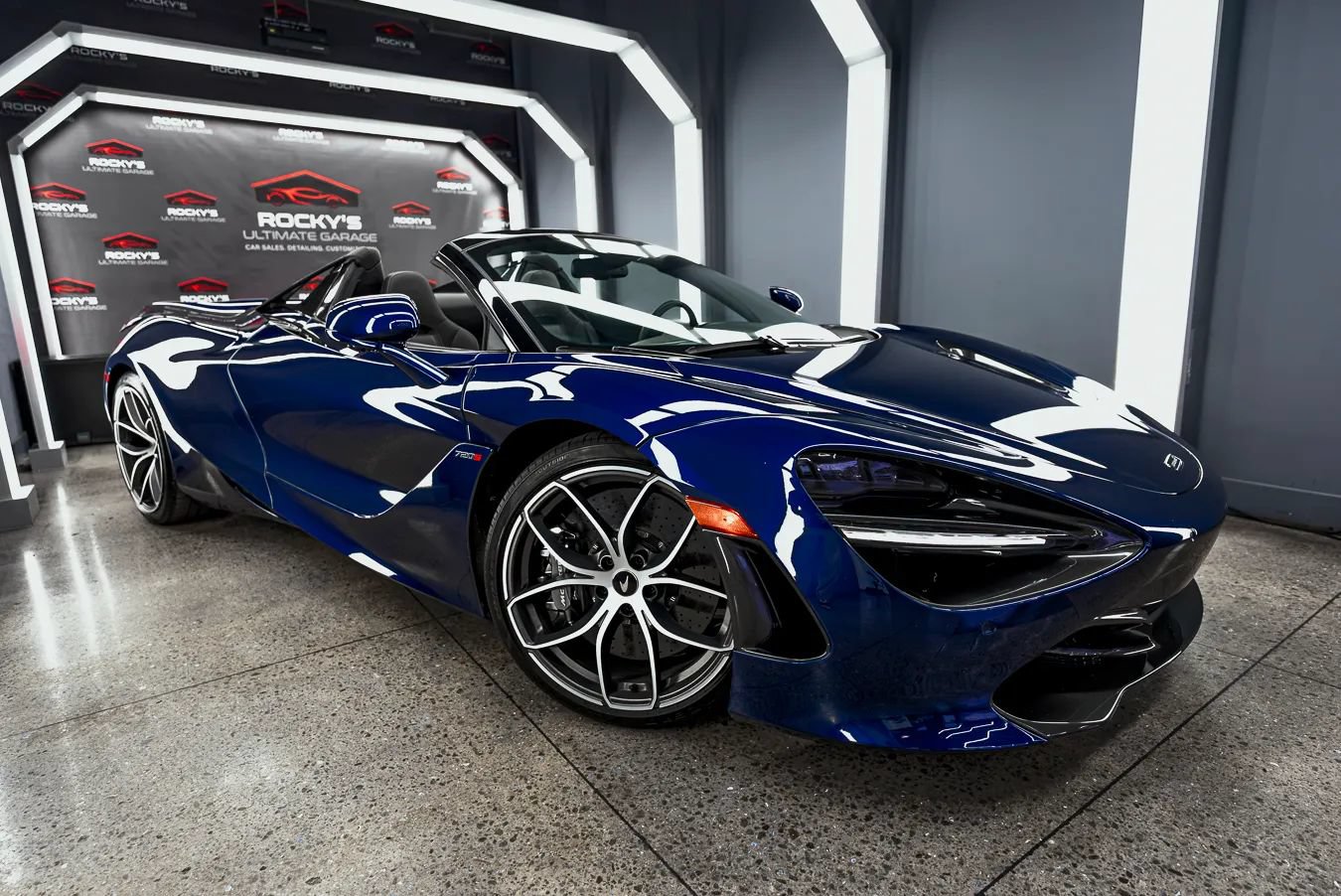 Used 2020 McLaren 720S Spider RWD image 6