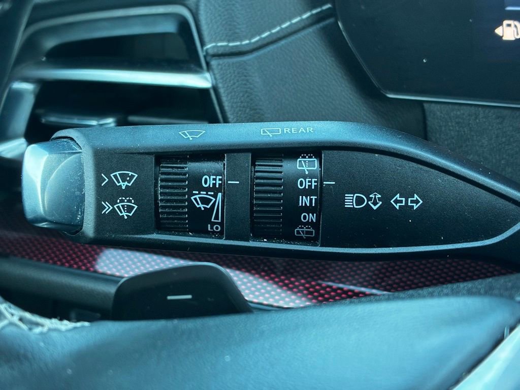 Used 2025 Chevrolet Traverse Z71 image 24