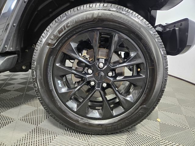 Used 2021 Jeep Wrangler Unlimited Sahara AWD/4WD image 13