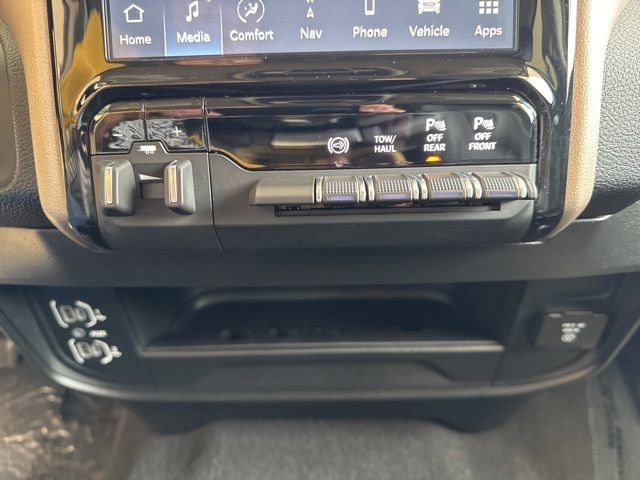 Used 2024 RAM 2500 Laramie AWD/4WD image 24