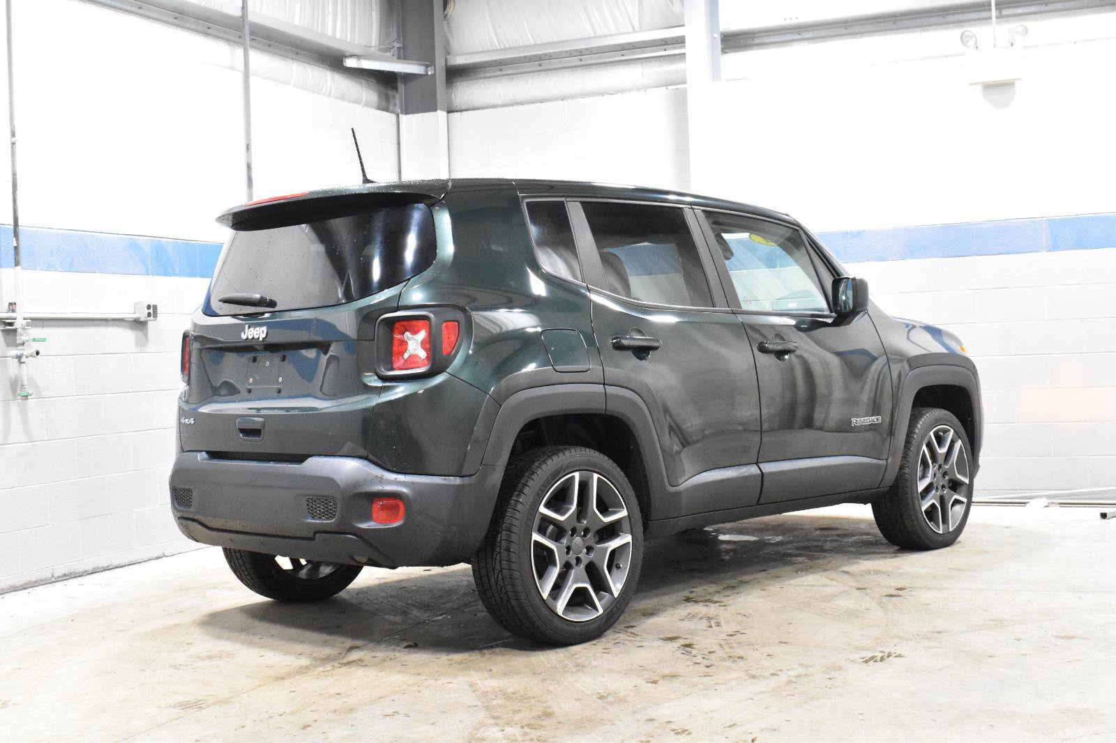 Used 2021 Jeep Renegade Sport image 25