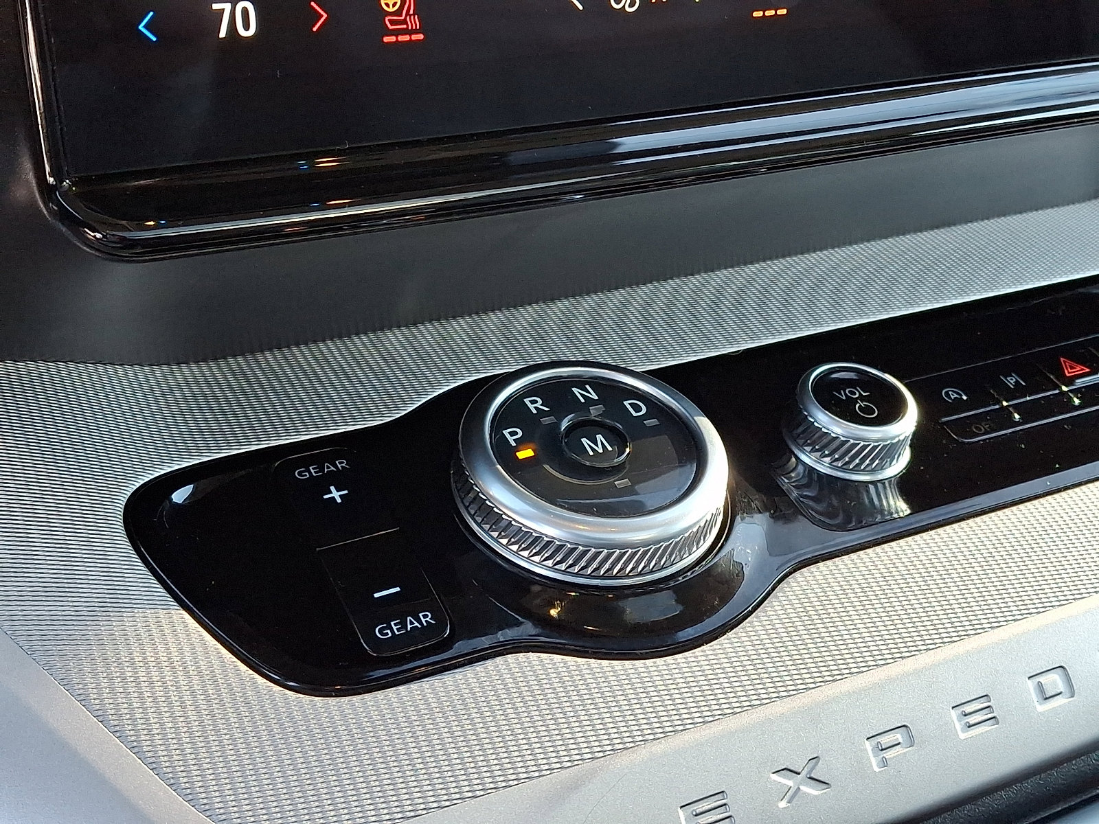 Used 2025 Ford Expedition Active image 18