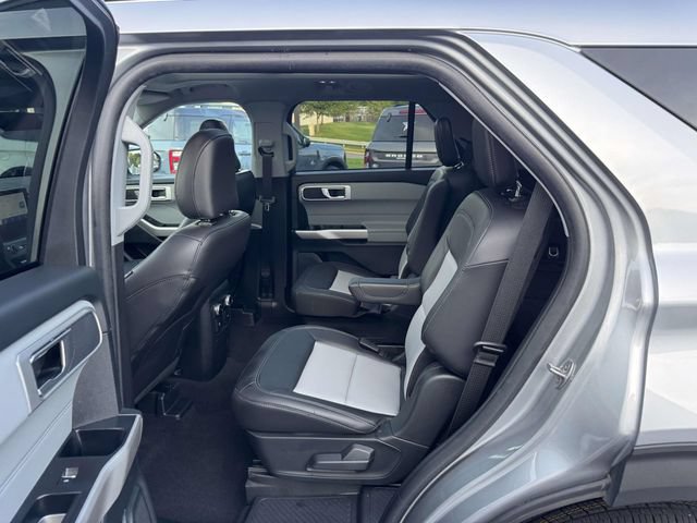 Certified 2023 Ford Explorer XLT w/ Equipment Group 202A AWD/4WD image 20