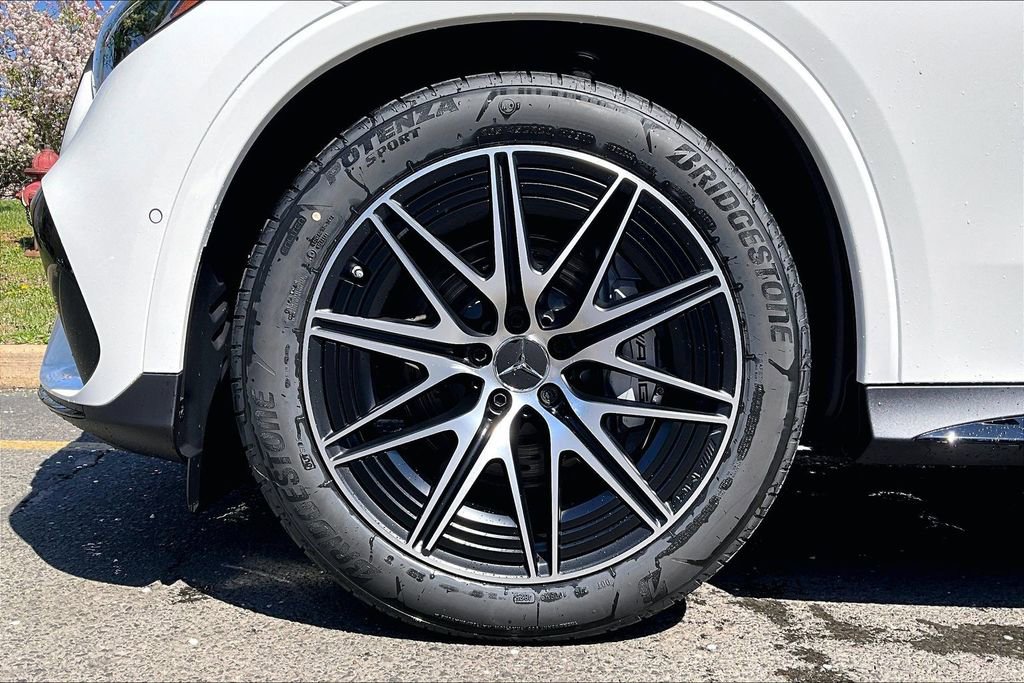 New 2026 Mercedes-Benz GLC 43 AMG 4MATIC image 12