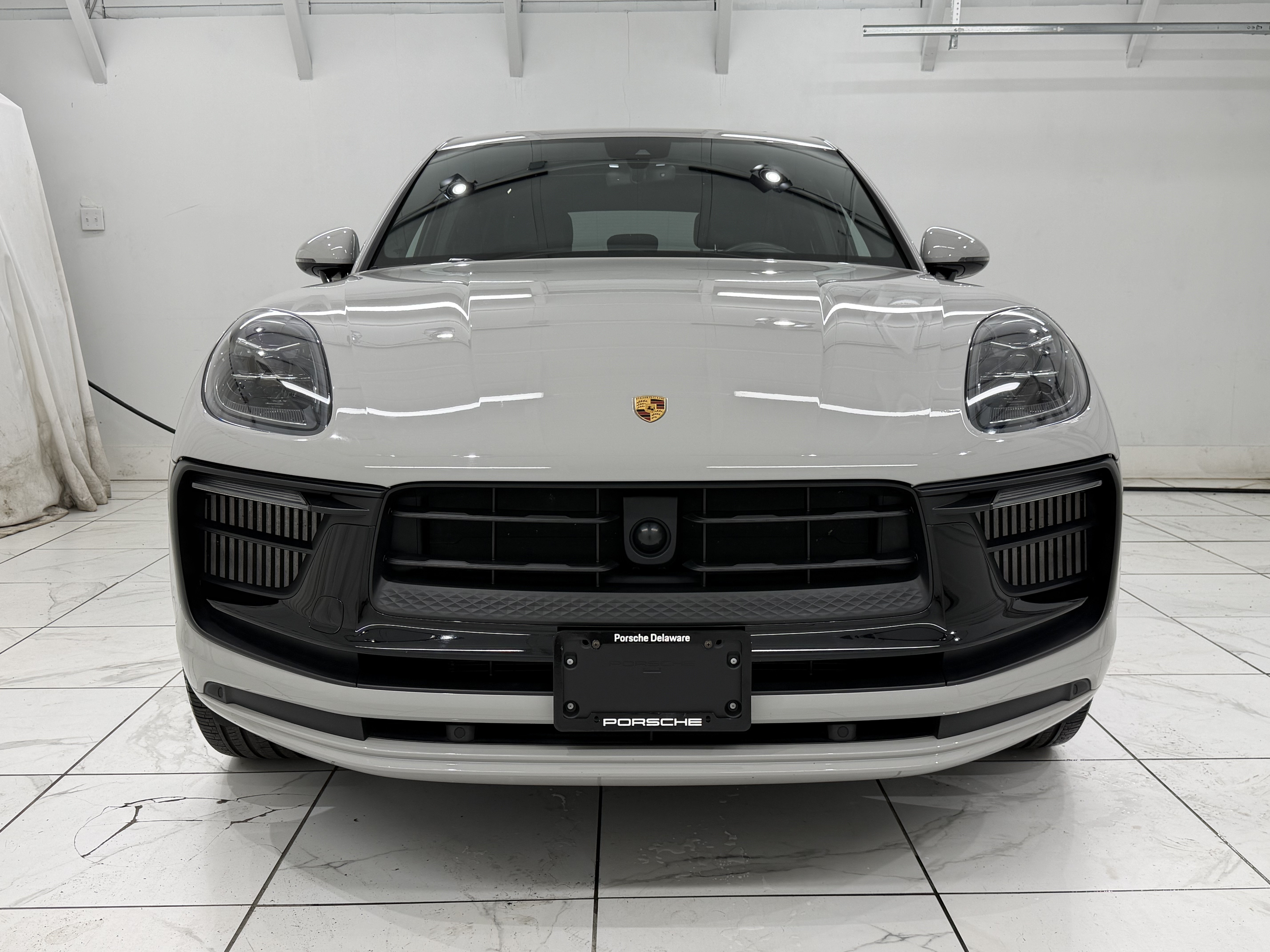 Certified 2023 Porsche Macan S AWD/4WD image 9