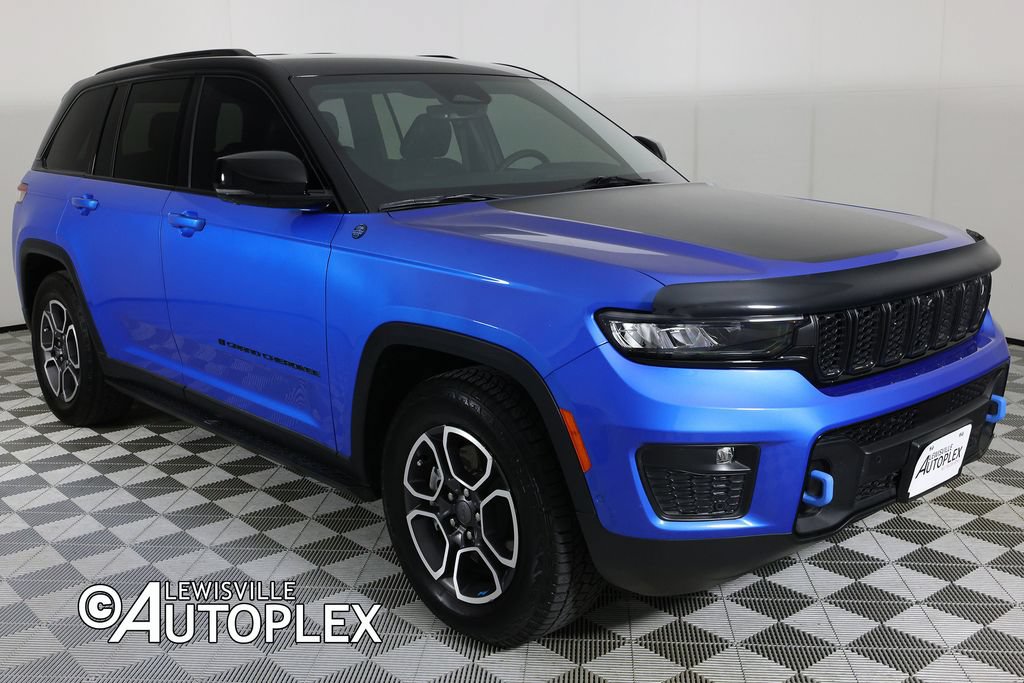Used 2022 Jeep Grand Cherokee Trailhawk w/ Advanced Protech Group II AWD/4WD image 3