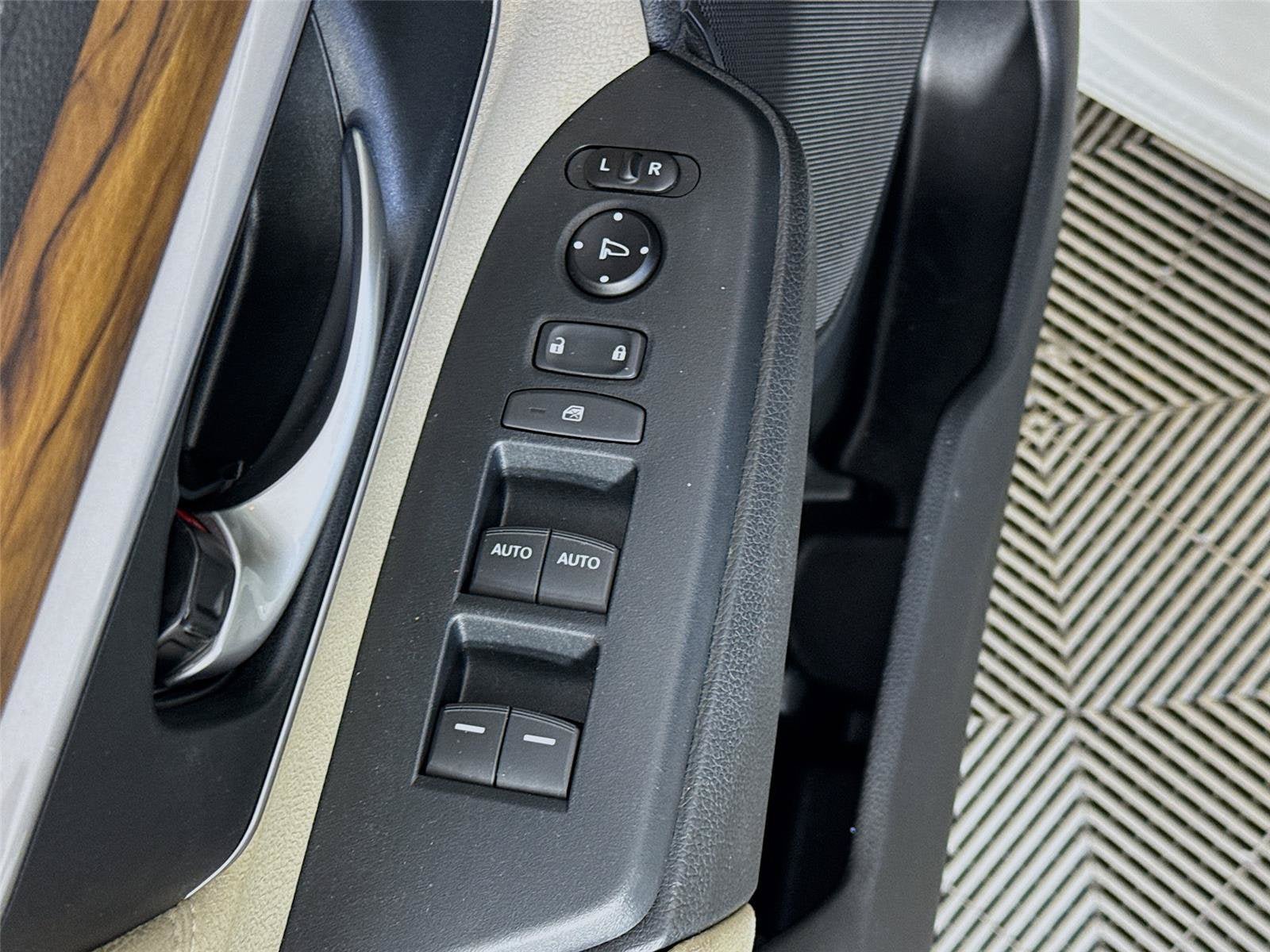 Used 2017 Honda CR-V EX image 19