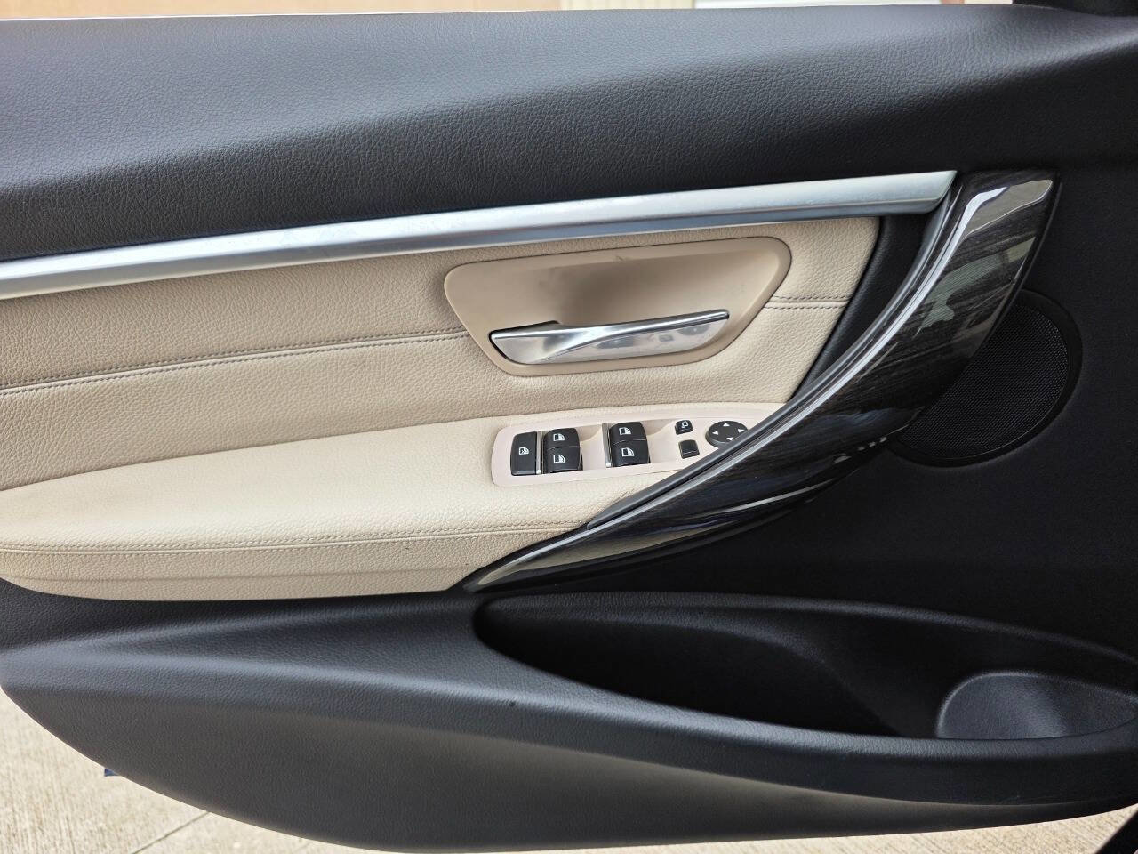 Used 2017 BMW 330i Sedan RWD image 19