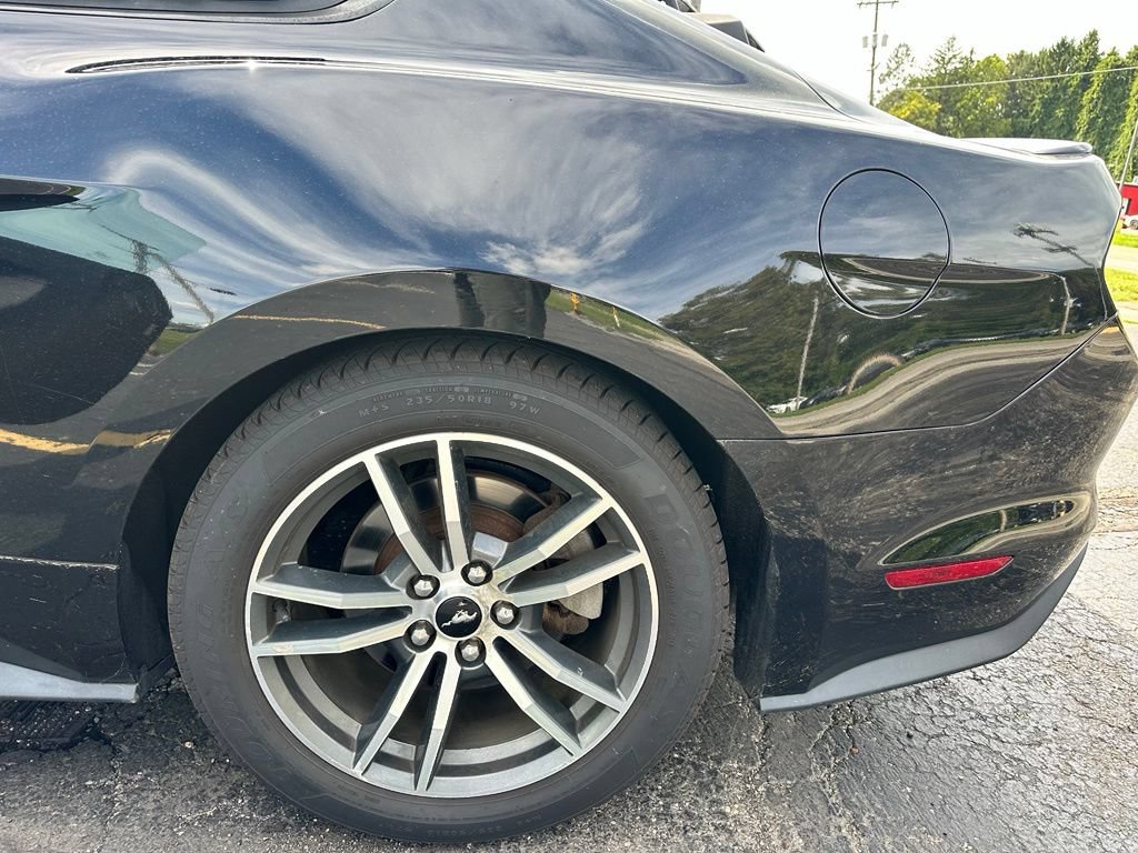 Used 2017 Ford Mustang Premium RWD image 7