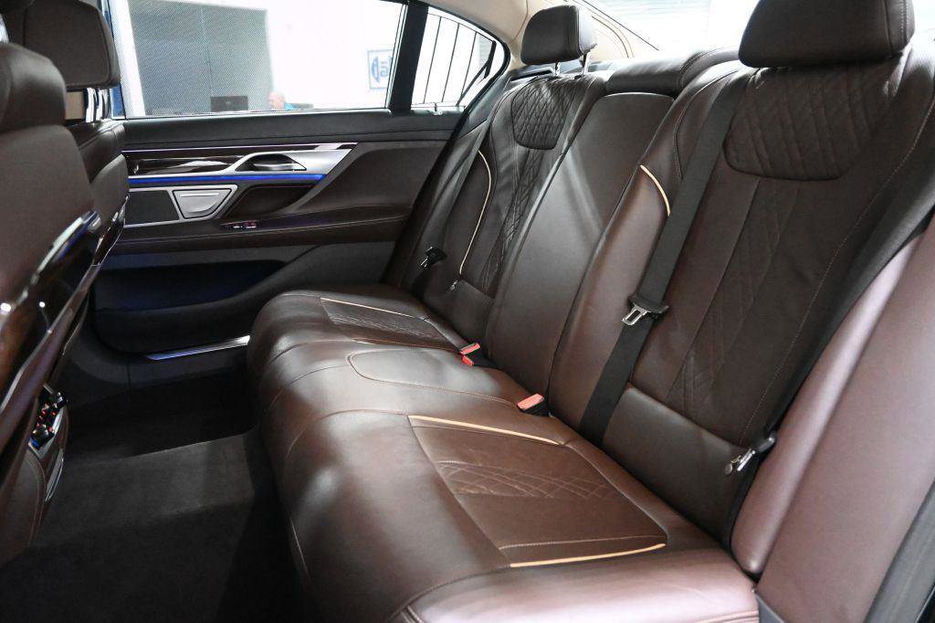 Used 2020 BMW 740i xDrive w/ Premium Package image 13