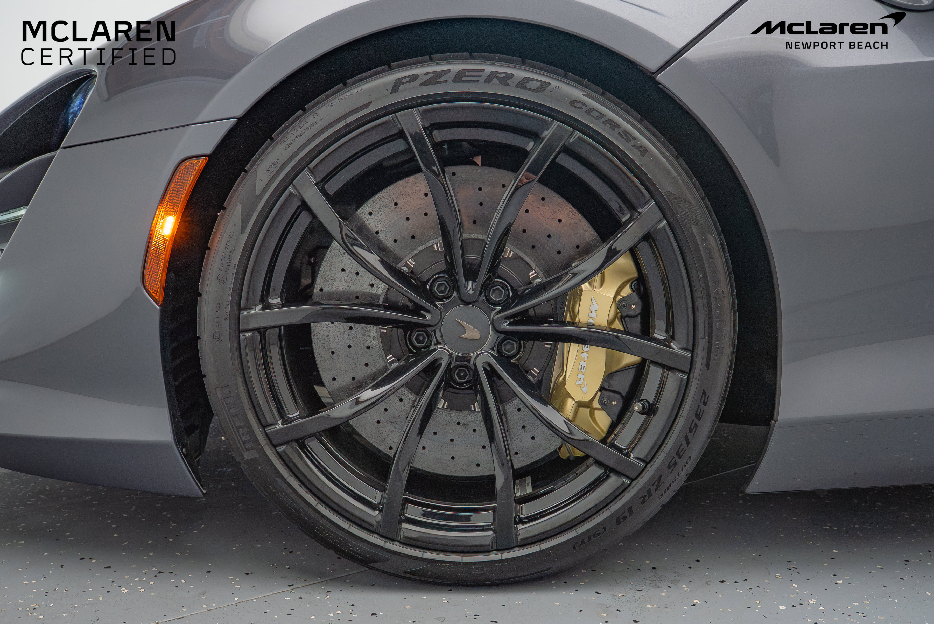 Used 2025 McLaren Artura Spider image 33