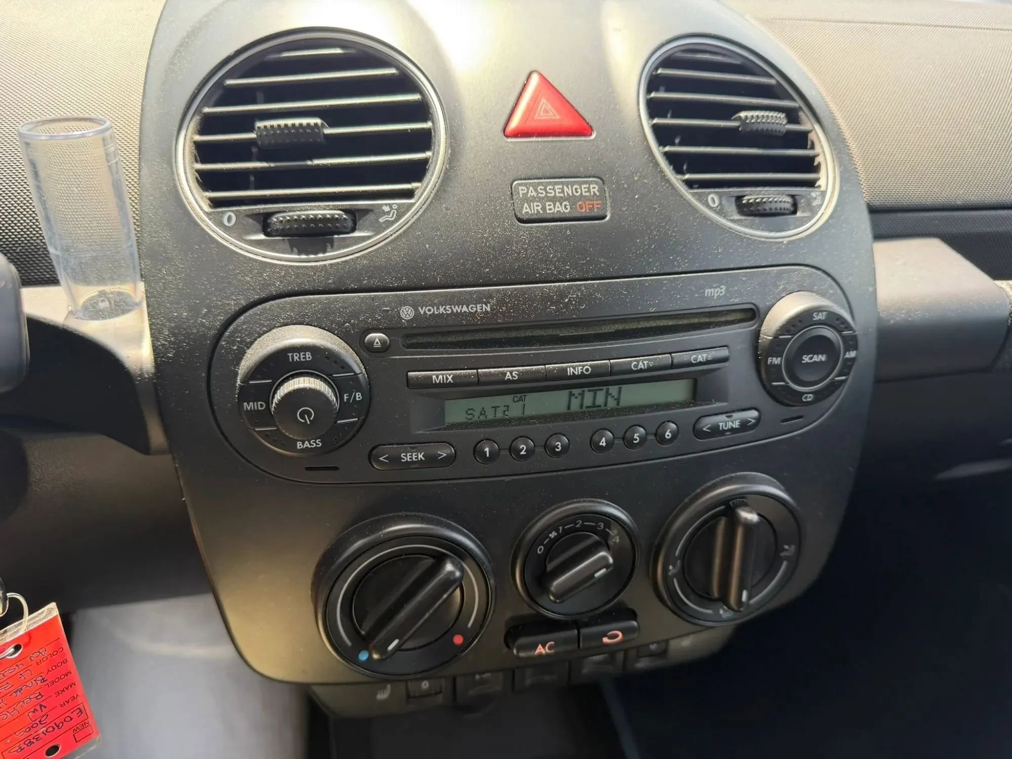 Used 2009 Volkswagen Beetle S image 10