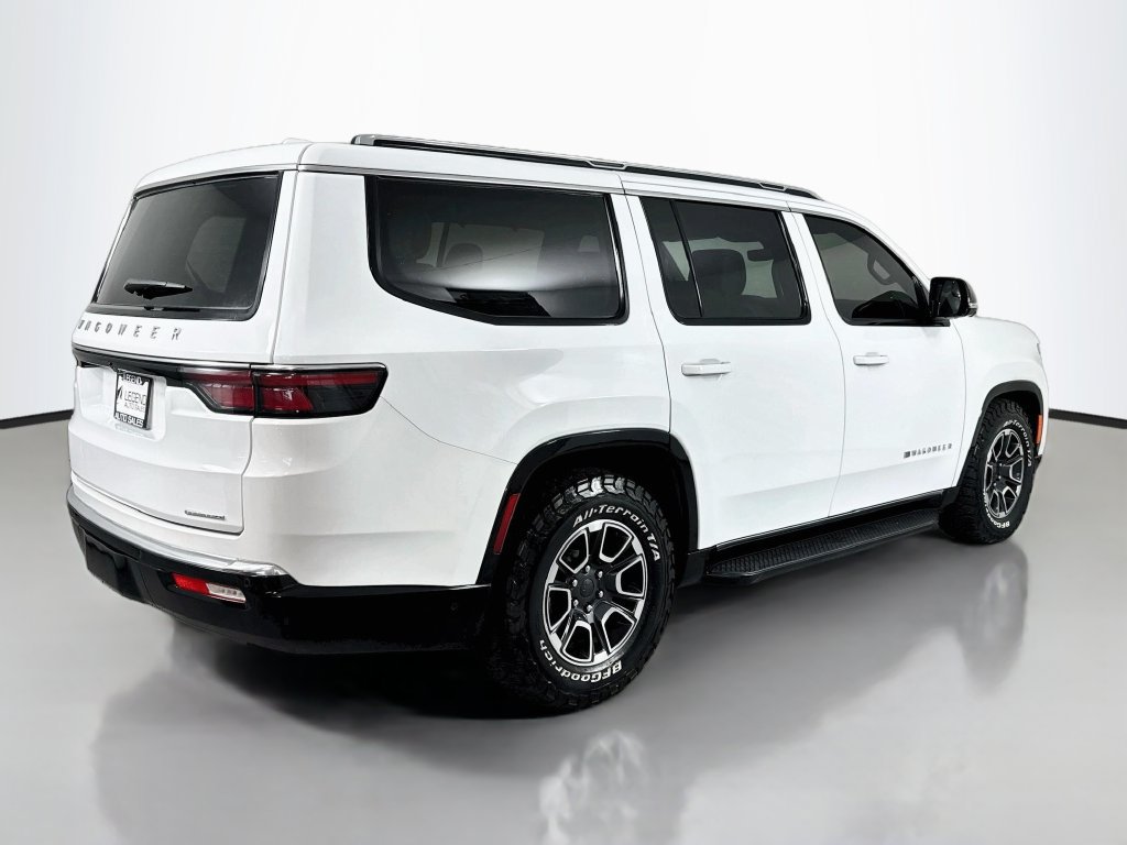 Used 2023 Jeep Wagoneer Series II w/ Convenience Group I AWD/4WD image 7