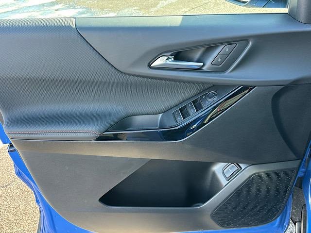 Used 2025 Chevrolet Equinox RS image 18