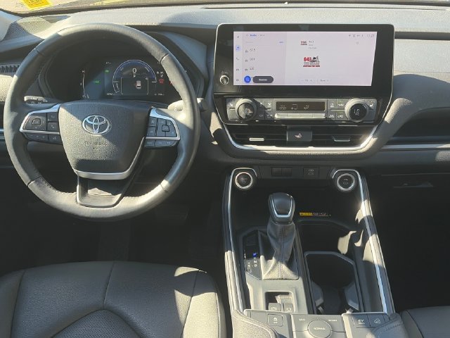 Used 2024 Toyota Grand Highlander AWD Hybrid image 14