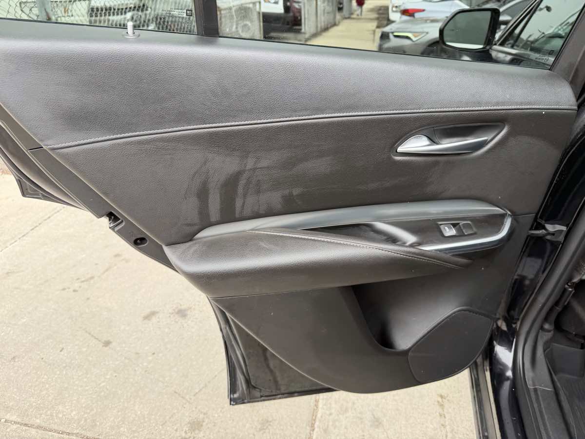 Used 2019 Cadillac XT4 Premium Luxury image 17