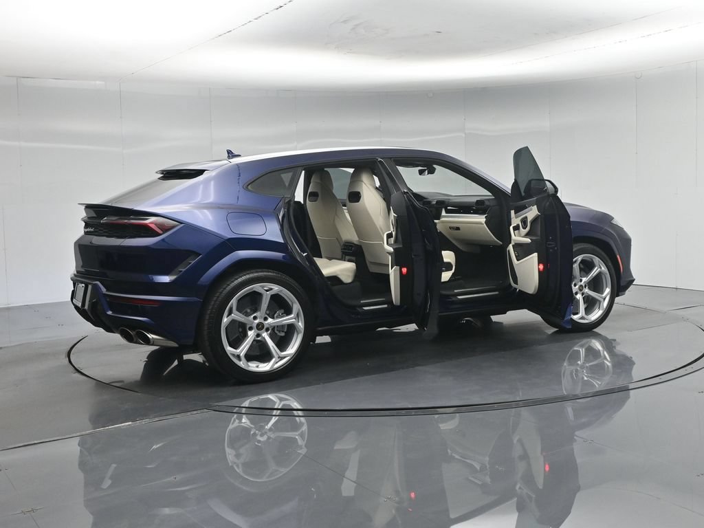 Used 2026 Lamborghini Urus SE AWD/4WD image 4