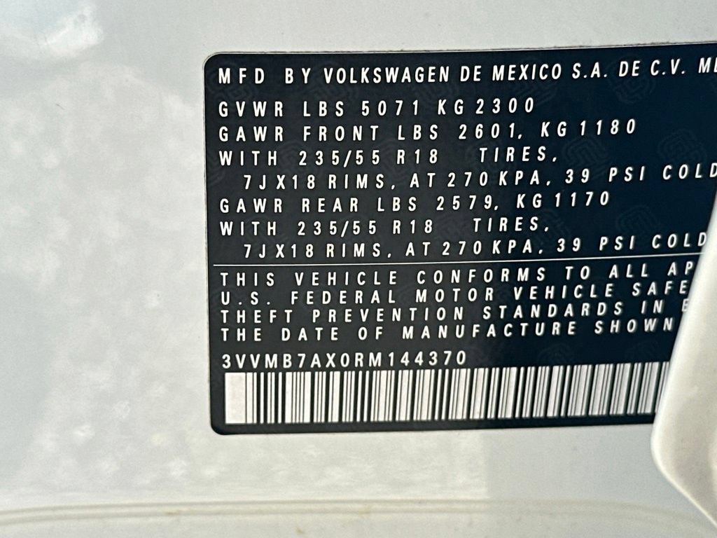 Used 2024 Volkswagen Tiguan SE AWD/4WD image 32