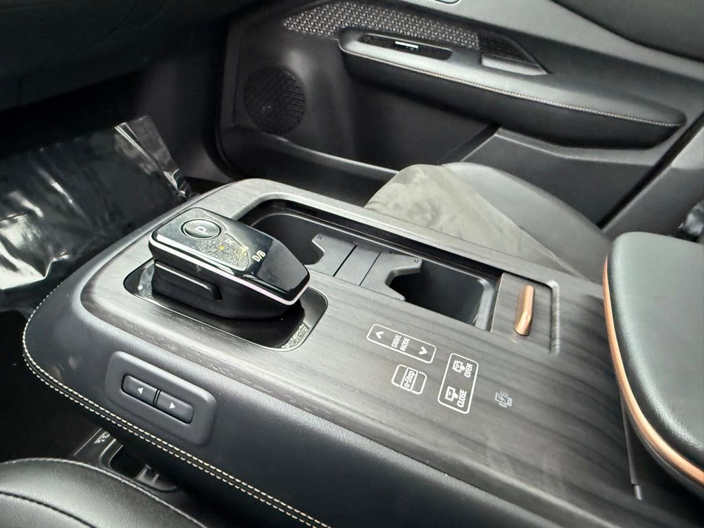 Certified 2023 Nissan Ariya AWD image 27