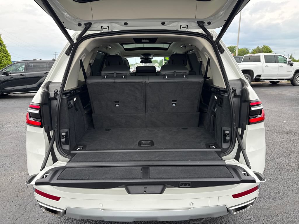 Used 2023 BMW X7 xDrive40i w/ Premium Package AWD/4WD image 28