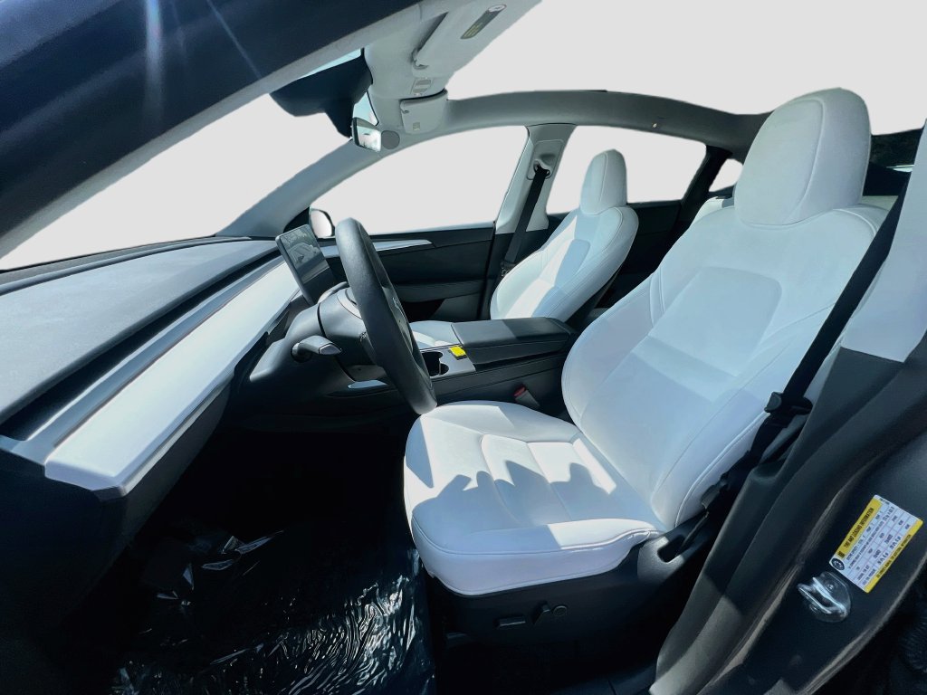 Used 2025 Tesla Model Y Long Range RWD image 20