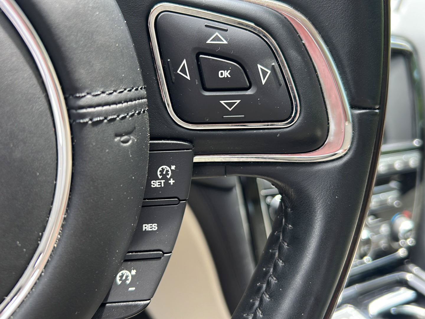 Used 2016 Jaguar XJ L Portfolio AWD/4WD image 13