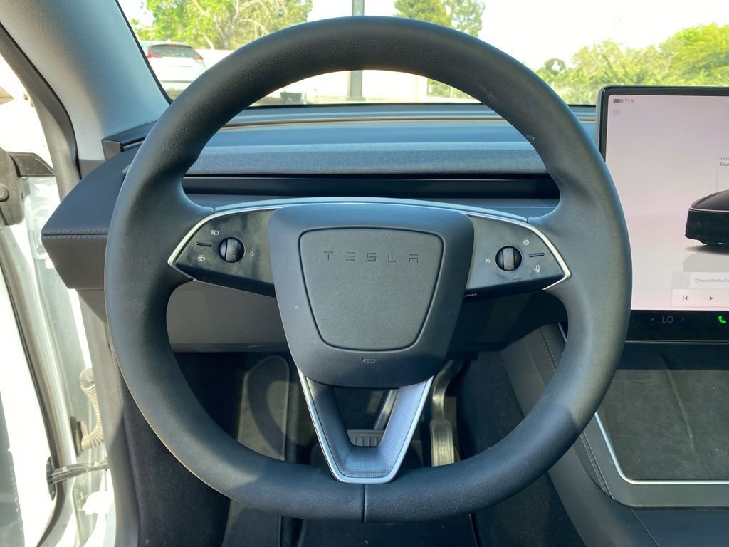 Used 2026 Tesla Model Y 2WD image 9