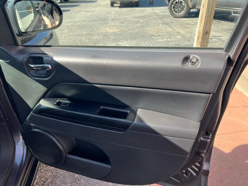 Used 2015 Jeep Compass Sport w/ Power Value Group image 5