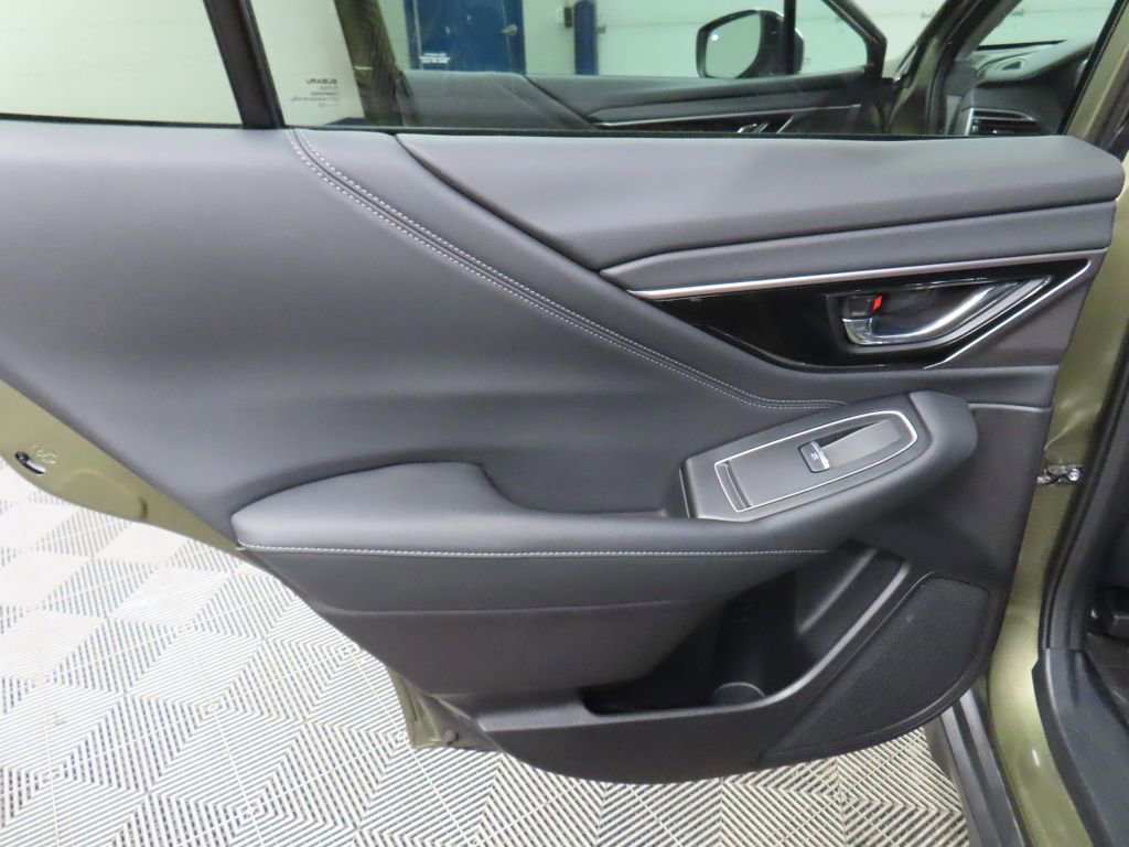 Used 2023 Subaru Outback Touring AWD/4WD image 57