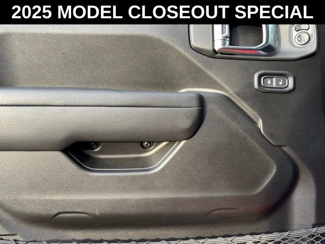 New 2025 Jeep Gladiator Sport AWD/4WD image 12