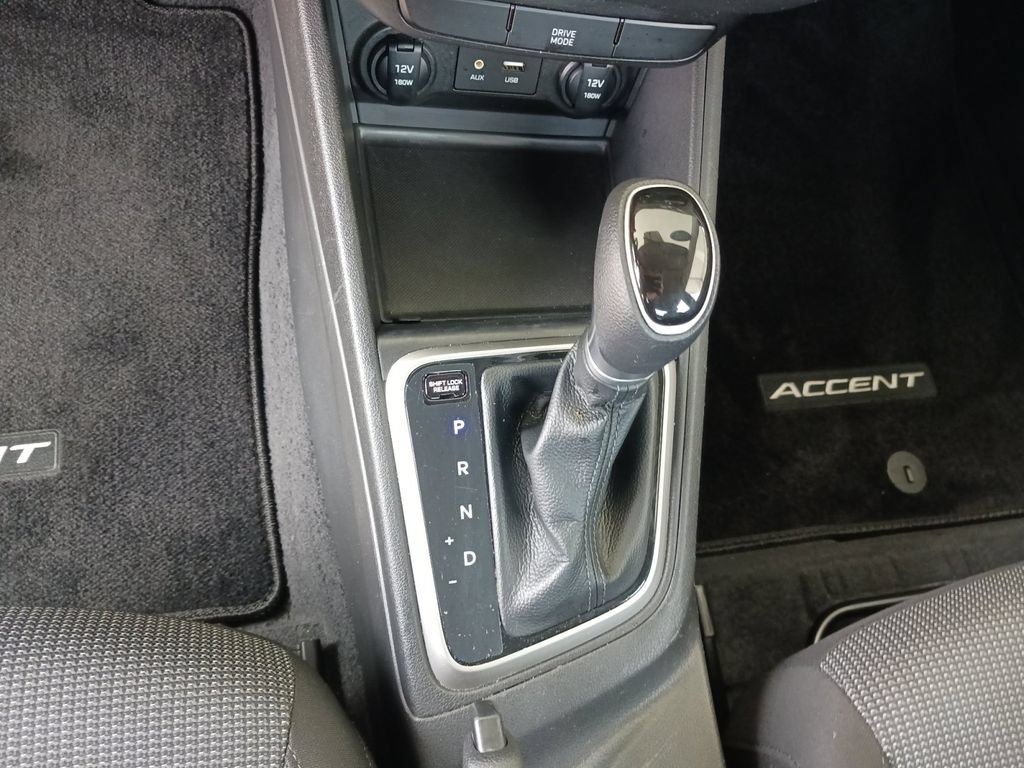 Used 2022 Hyundai Accent SEL FWD image 33