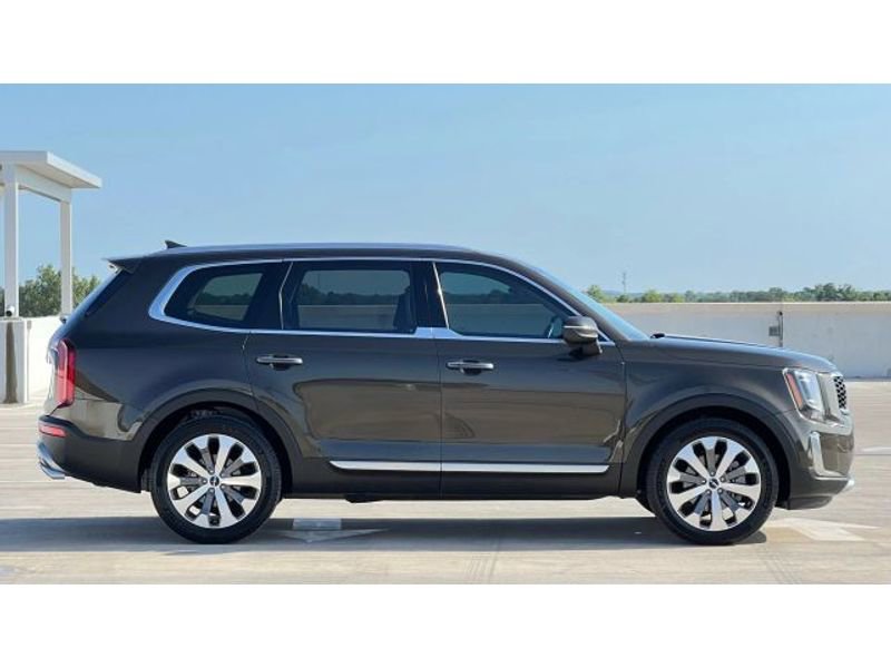 Used 2022 Kia Telluride S image 6