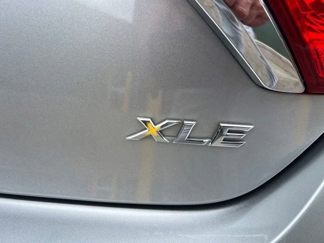 Used 2017 Toyota Camry XLE FWD image 5