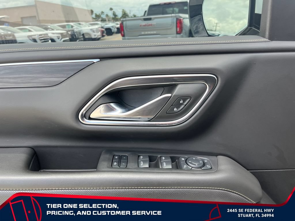 Used 2024 GMC Yukon SLT w/ SLT Luxury Package AWD/4WD image 23