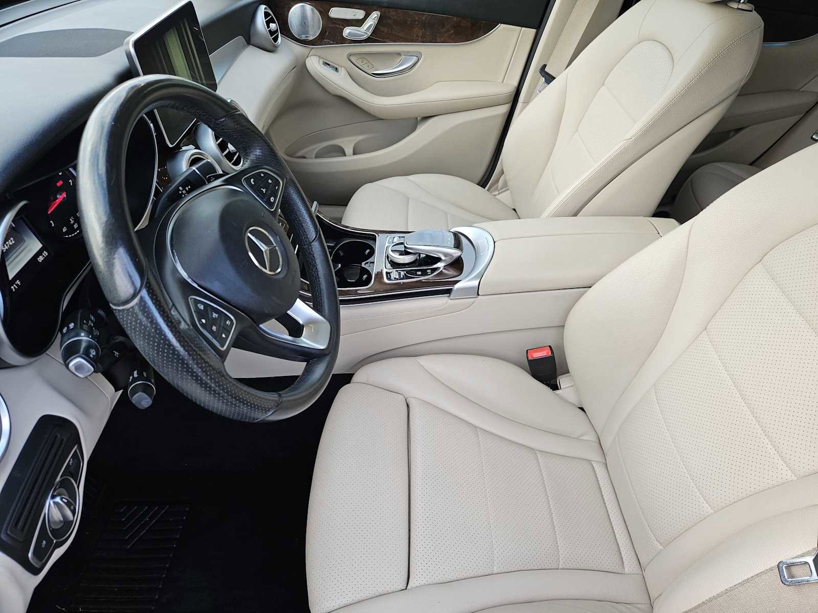 Used 2017 Mercedes-Benz GLC 300 image 12