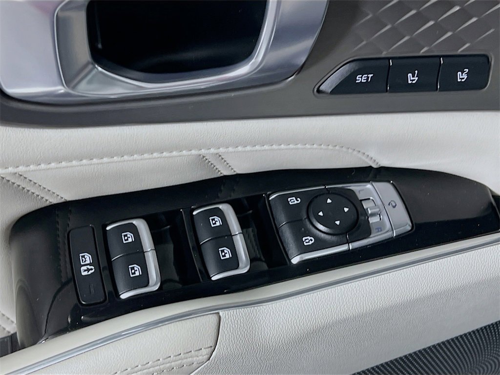 Used 2023 Kia Sorento SX Prestige image 18
