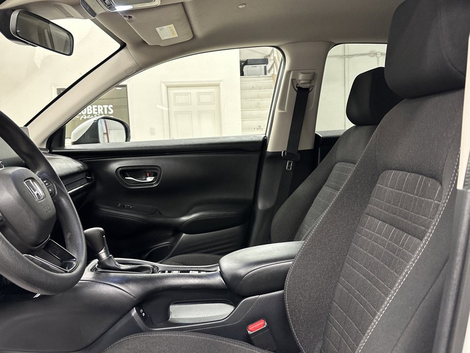 Used 2025 Honda HR-V LX image 4