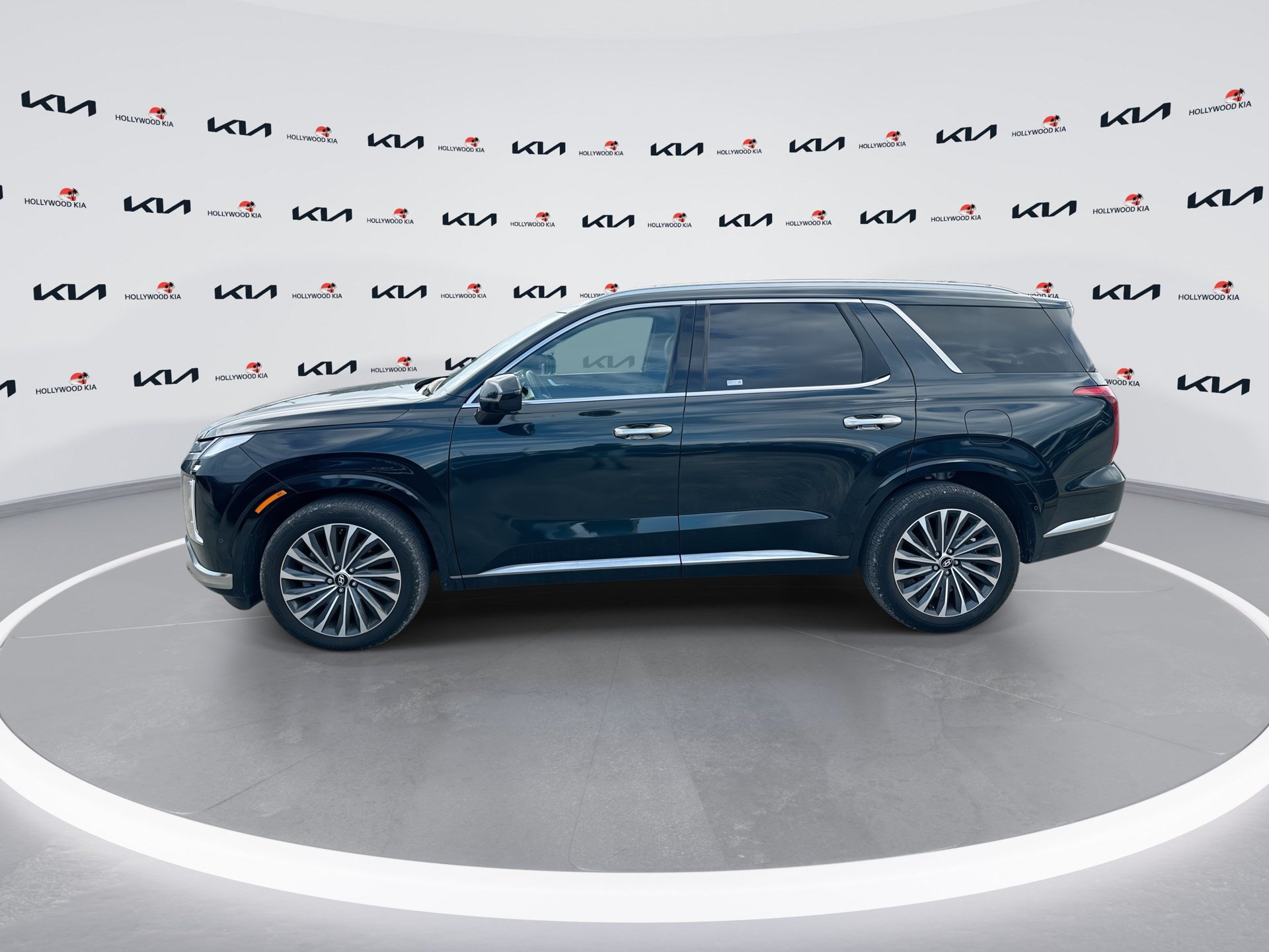 Used 2025 Hyundai Palisade Calligraphy FWD image 5