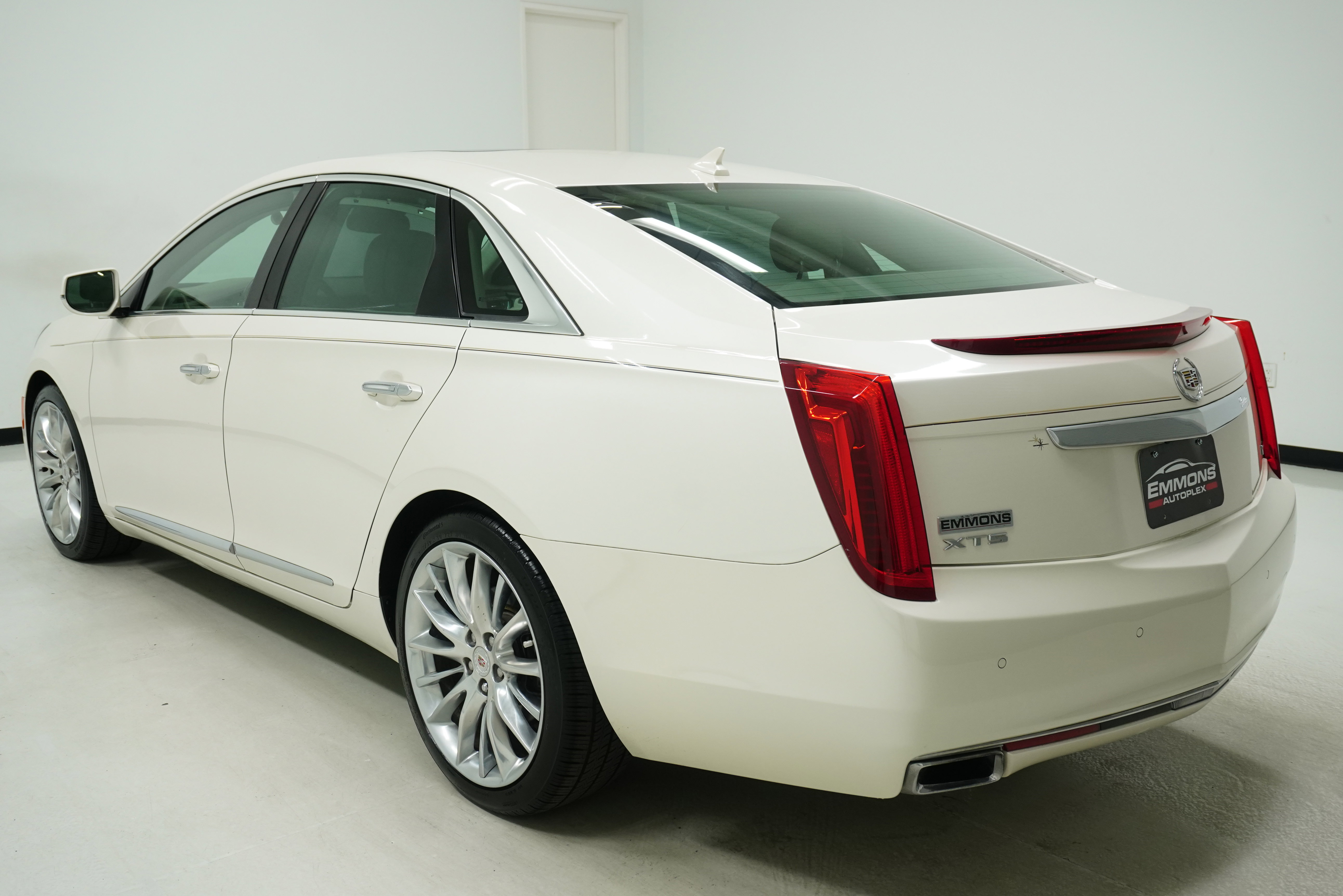 Used 2013 Cadillac XTS Platinum image 6