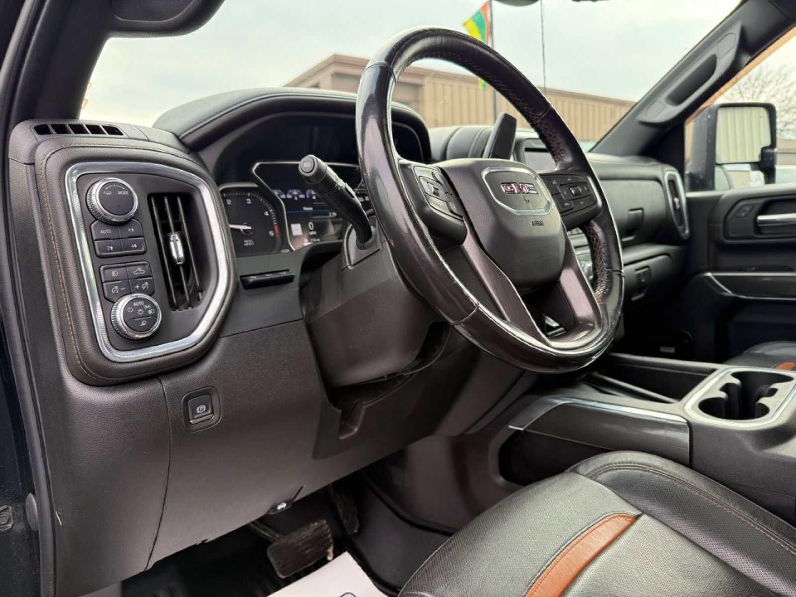 Used 2022 GMC Sierra 2500 AT4 w/ AT4 Preferred Package image 13