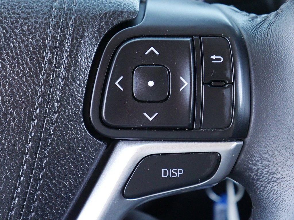 Used 2016 Toyota Highlander Plus AWD/4WD image 31