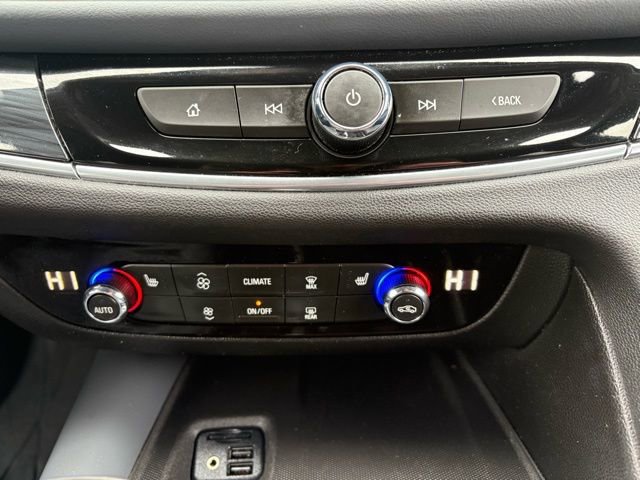 Used 2020 Buick Enclave Essence w/ Sound and Sites Package image 24