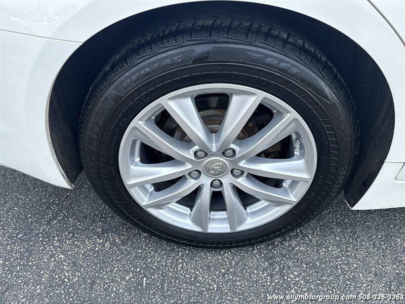 Used 2015 INFINITI Q50 Premium w/ All Weather Package AWD/4WD image 15