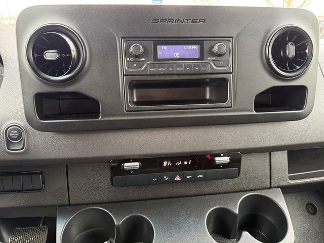 Used 2025 Mercedes-Benz Sprinter 2500 image 21