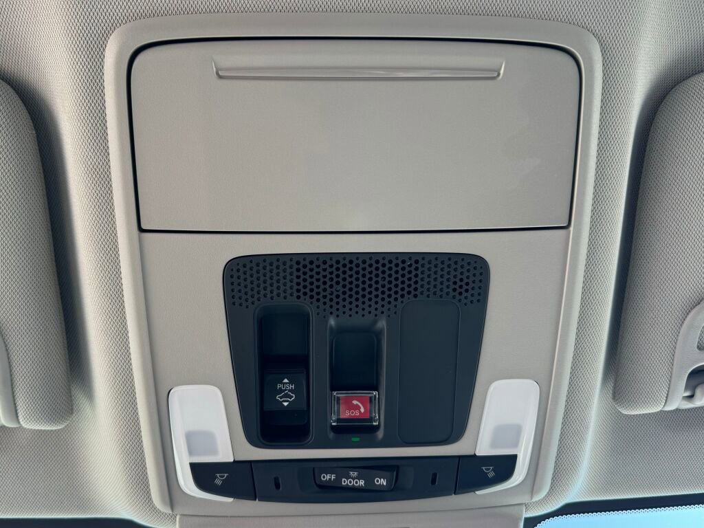 Used 2023 Honda Accord Touring image 31